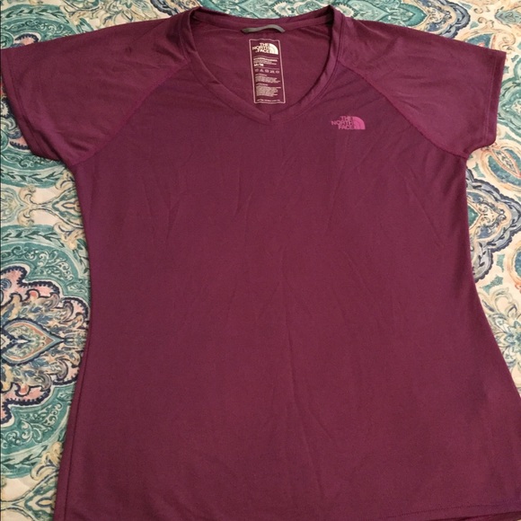 The North Face purple tee - Picture 2 of 5